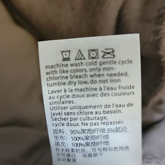 Barefoot Dreams LuxeChic Quilted Jacket - Picture 8 of 8